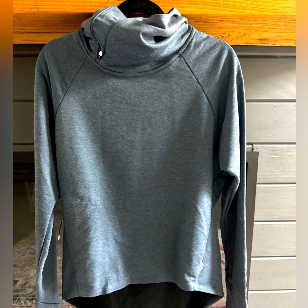 Women’s On Cloud Running hoodie